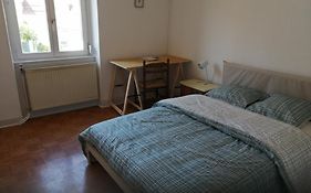 Appartement Entier, Proche Tram-Train Et Commodites, Parking Gratuit